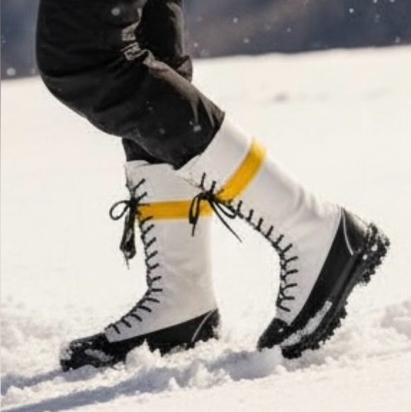 Dockers Shoes - Dockers | Dockers white lace up snow boots NWOB size women’s US 7.5